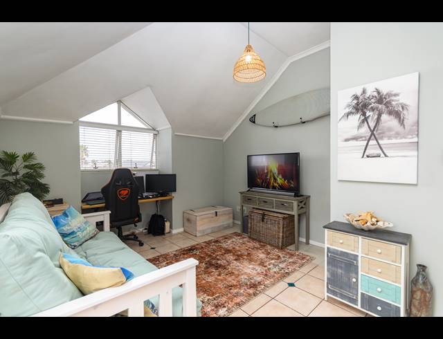 1 BEDROOM APARTMENT SOLD IN WEST BEACH